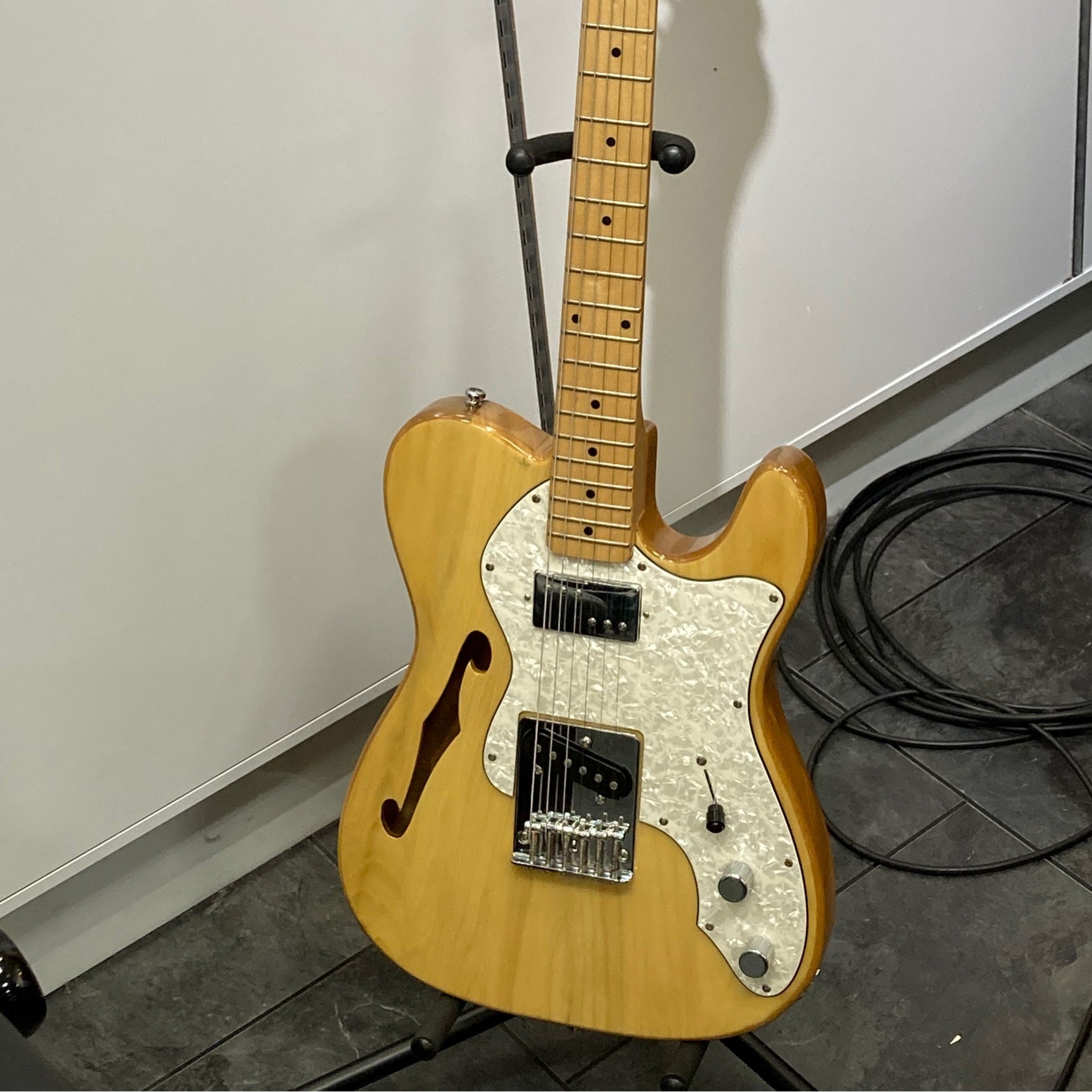 Used hollow body guitar 2025